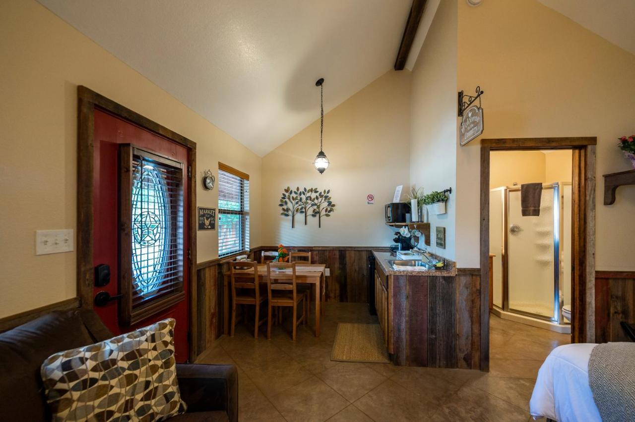 Cabin 1 Rental 15 Minutes From Magnolia And Baylor เวโก ภายนอก รูปภาพ