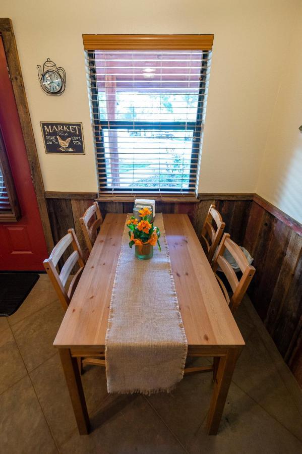 Cabin 1 Rental 15 Minutes From Magnolia And Baylor เวโก ภายนอก รูปภาพ